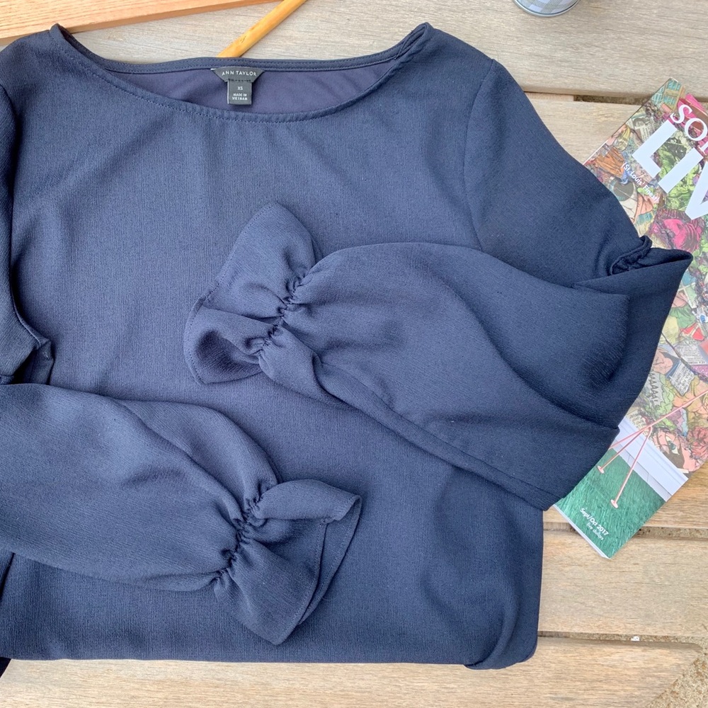 🎉HP! Ann Taylor | Navy Ruffle Sleeve Blouse